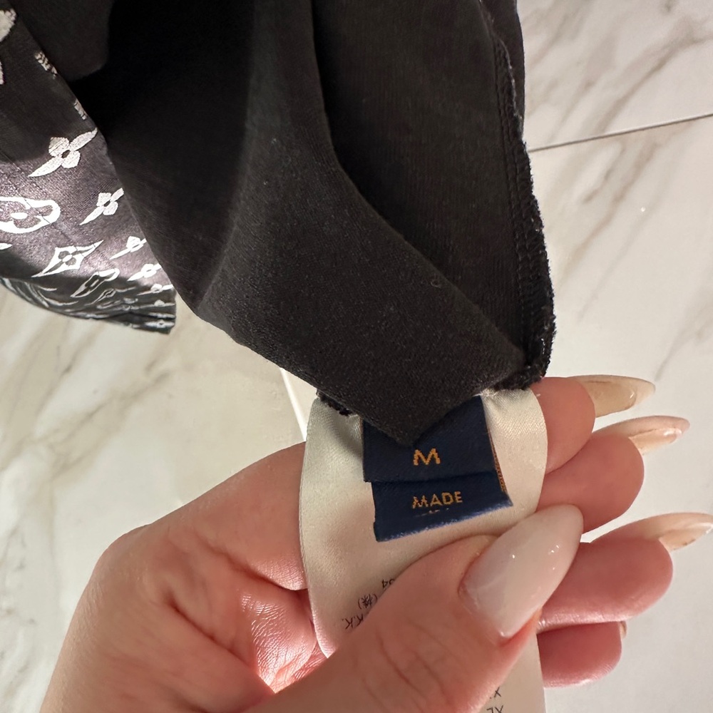 Mana t shirt medium size louis Vuitton